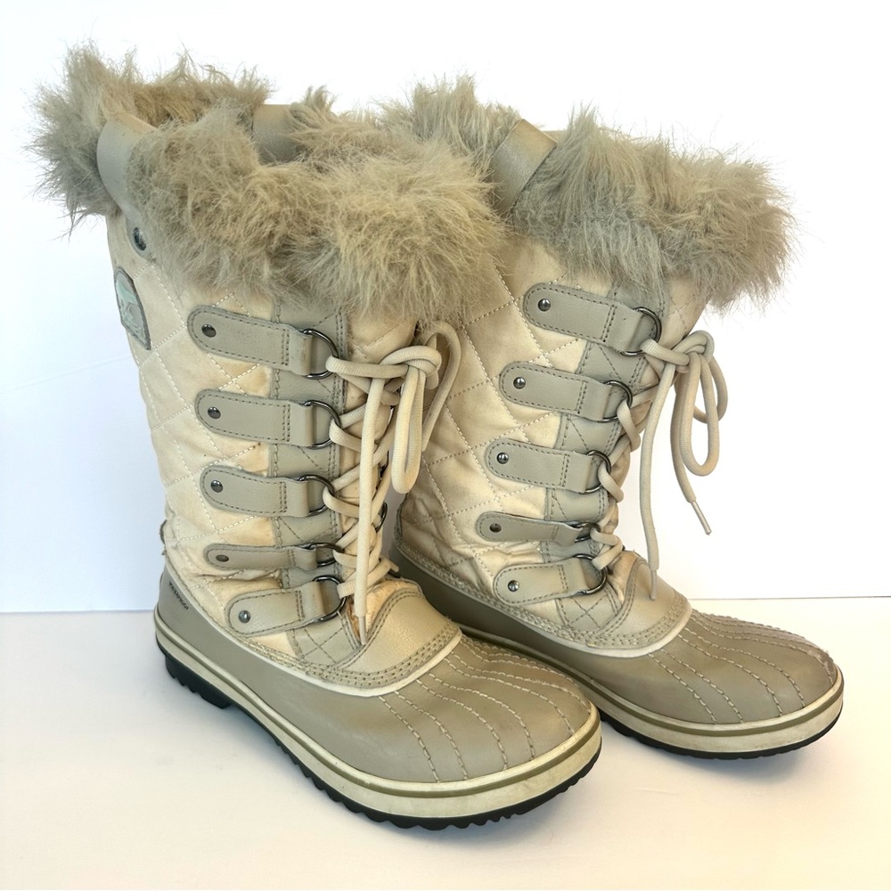 Sorel Tofino quilted waterproof winter boots in cream ivory, size 8